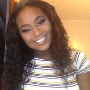 Meet your Posher, Danielle